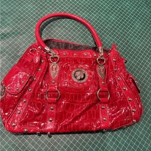 Elegant Red Croc-Embossed Shoulder Bag